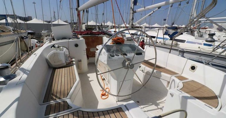 bari_social_boat